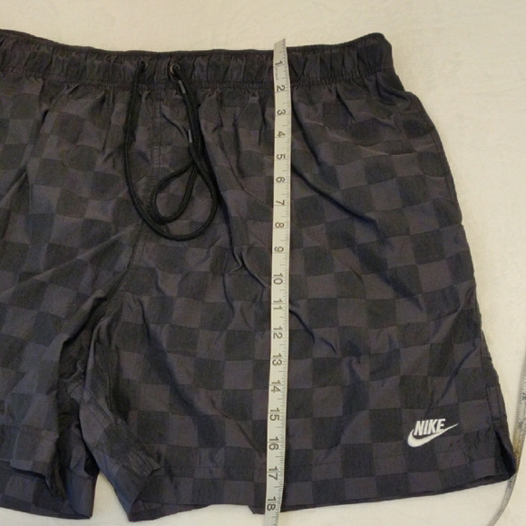 Nike Dark Checkered Athletic Shorts - Picture 10 of 10
